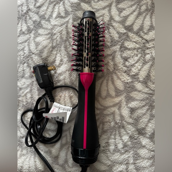 Revlon One-Step Volumizer Blowdry Brush Titanium Max Edition, Costco Exclusive - Picture 13 of 14